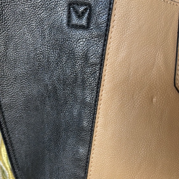 Karl Lagerfeld Paris Tote - Picture 4 of 7